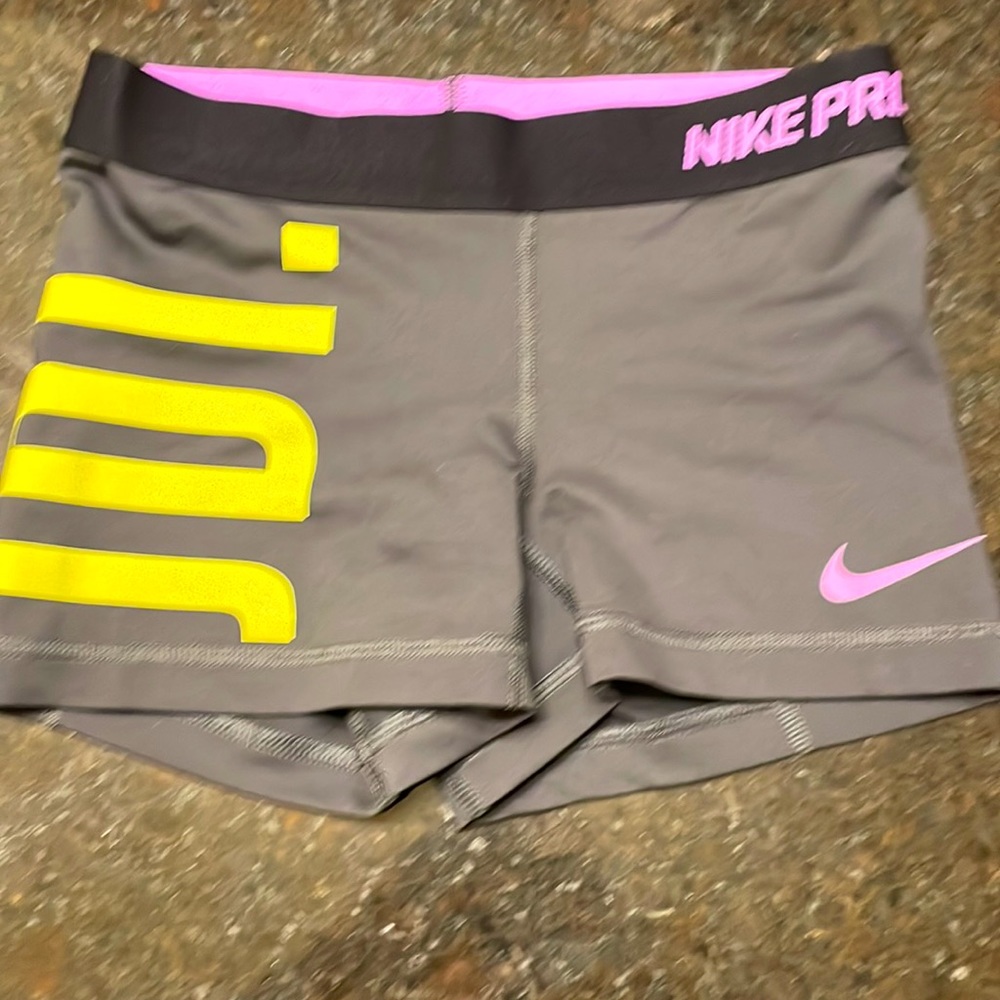 Nike Pro Athletic Sorts